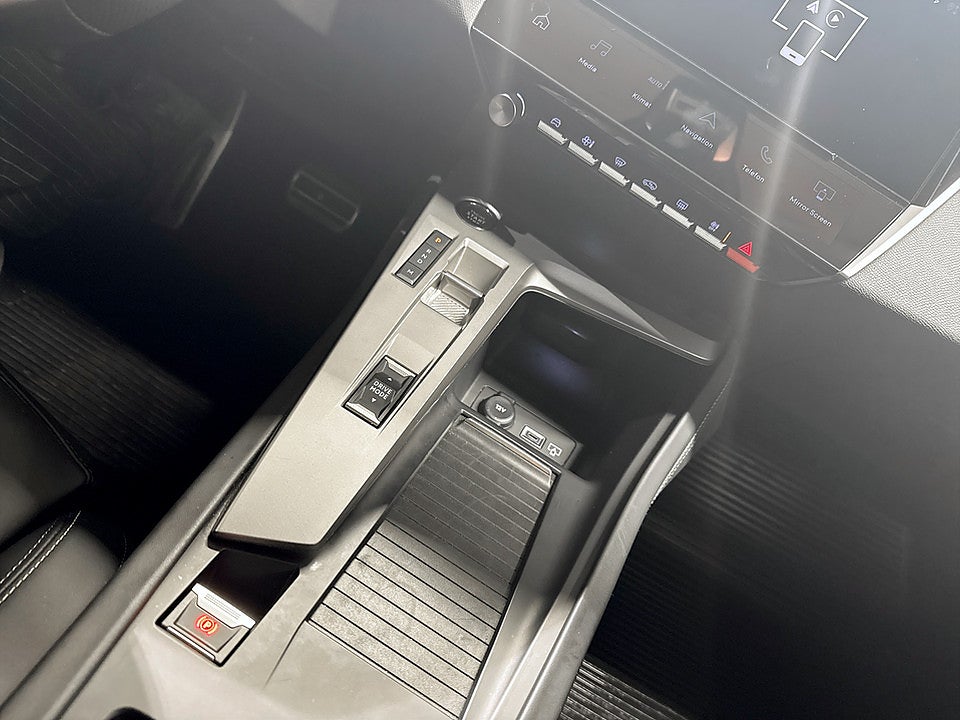 Bild på Peugeot 308 5D GT 1.2 PT 130hk Aut - 1 ÄGARE,B-KAMERA,NAV