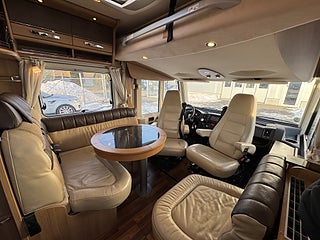 Husbil-integrerad Hymer B 678 ED-S 3.0 177HK AUT,  Långbädd & hyttsäng! ALDE! 2 av 21