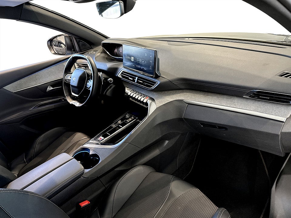 Bild på Peugeot 5008 GT 1.2 PT 130hk Aut 7-SITS B-KAMERA CARPLAY