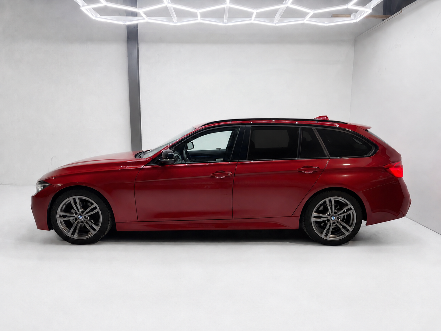 BMW 318 2017, bild 2/56