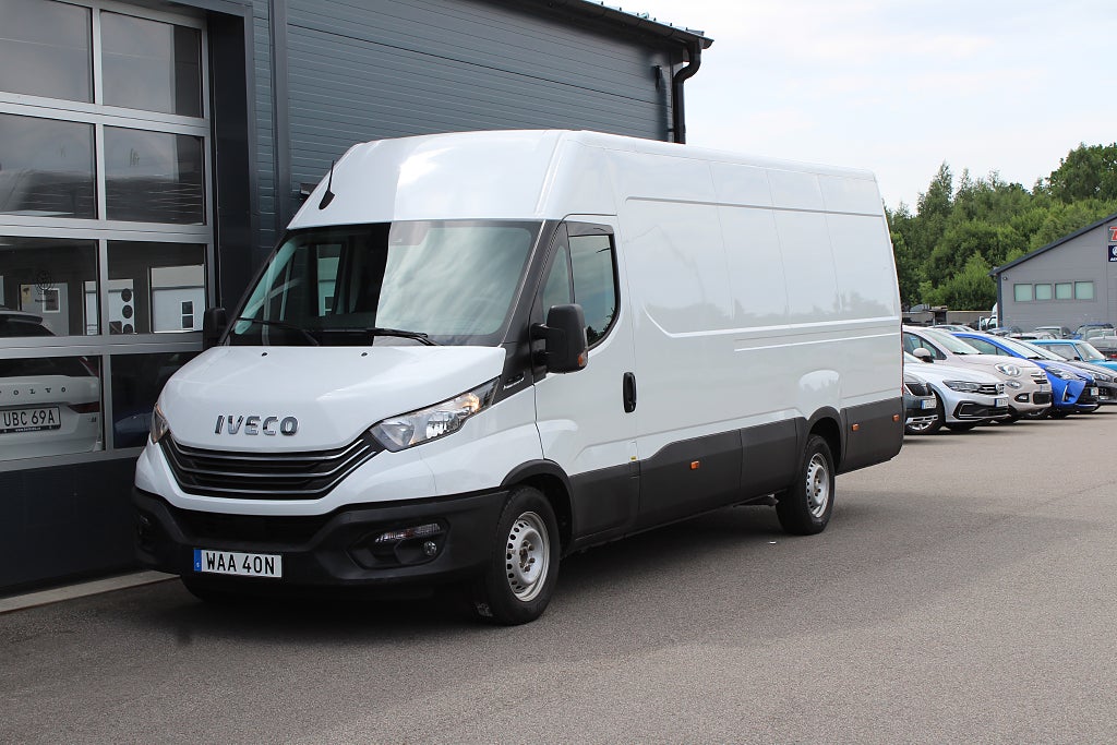 Iveco Daily 35-140 Skåpbil 2.3 JTD L4H2 MOMS 3-Sits Hi-Matic
