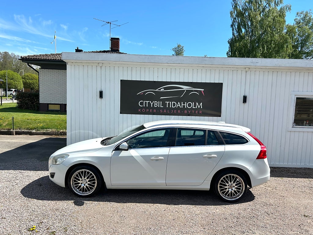 Volvo V60 D2 Summum Euro 5 Nybesiktigad 