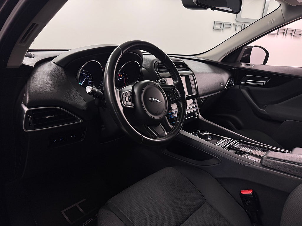Jaguar F-Pace 2018 - miniatyr 4