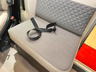 Husbil-halvintegrerad Adria Matrix Supreme 670 SL 27 av 31