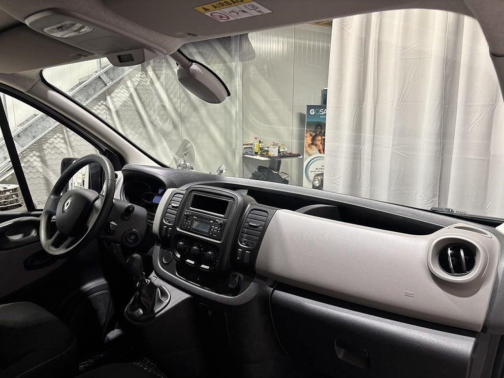 Renault trafic Skåpbil 2.7t 1.6 dCi Drag 1 ägare