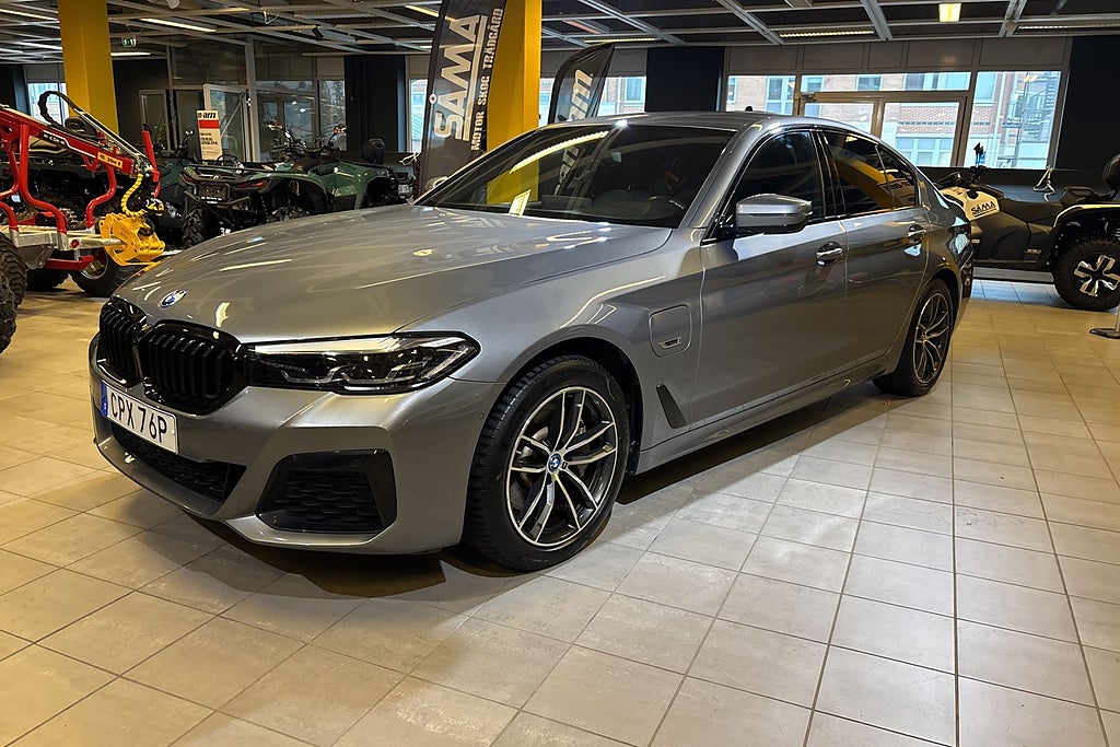 BMW 530e xDrive Sedan/ M Sport/ Drag/ NAV/ Moms