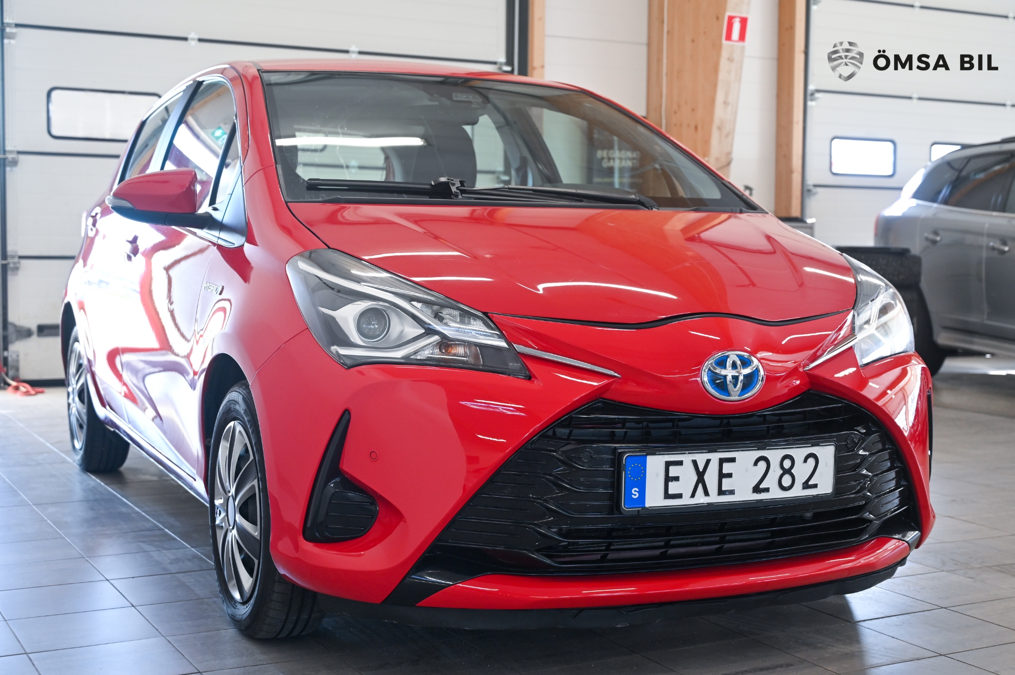 Toyota Yaris Hybrid e-CVT Life Euro 6 2017, kuva 3/46