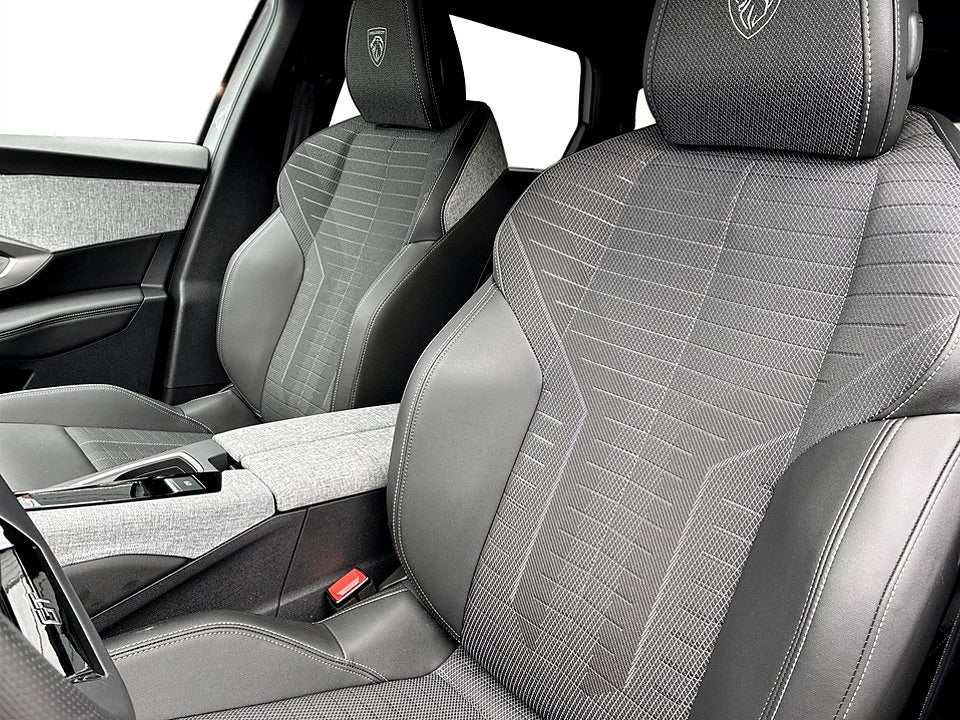 Bild på Peugeot 5008 GT Hybrid 145hk Aut 7-SITS B-KAMERA CARPLAY