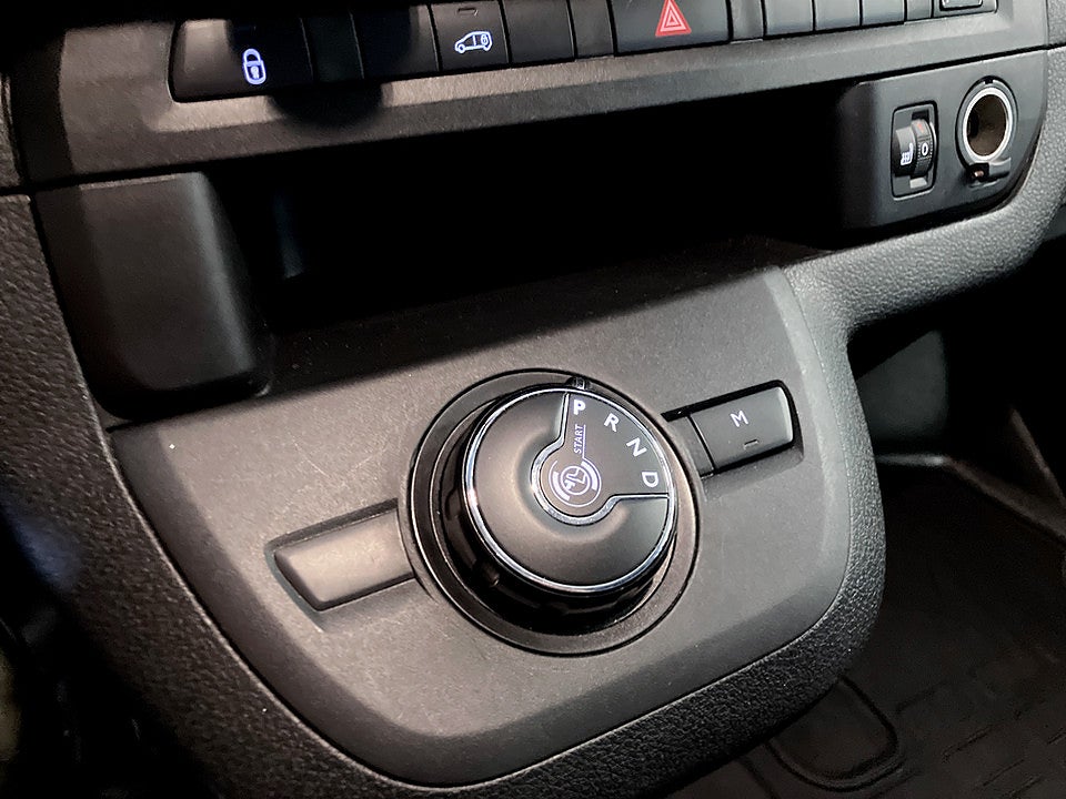 Bild på Opel Vivaro Business 2.0 BHDi 145hk Aut L3 DRAG P-SENSORER