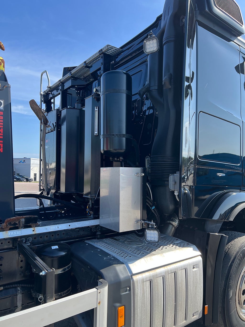 Mercedes-Benz Arocs 3251 Tridem Lastväxlare, Fullt Plogutrustad
