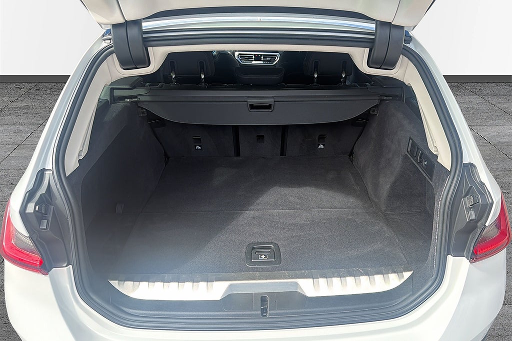 BMW 330e 2022