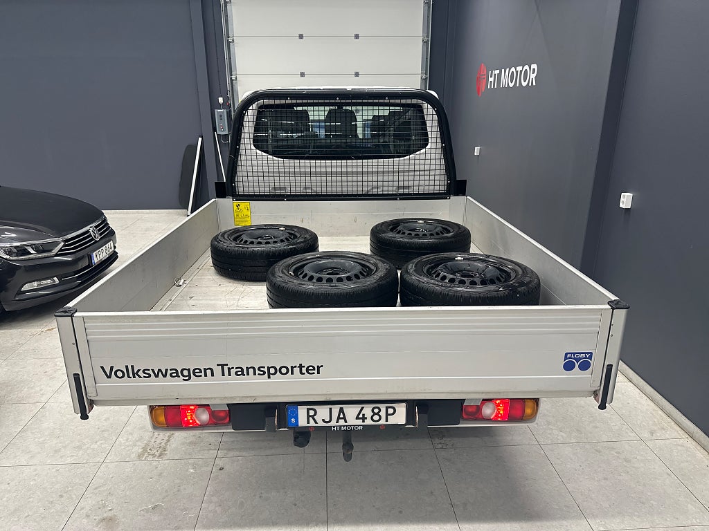 Volkswagen Transporter Dubbelhytt T30 2.0TDI/Dragkrok/moms/Värmare4.99%