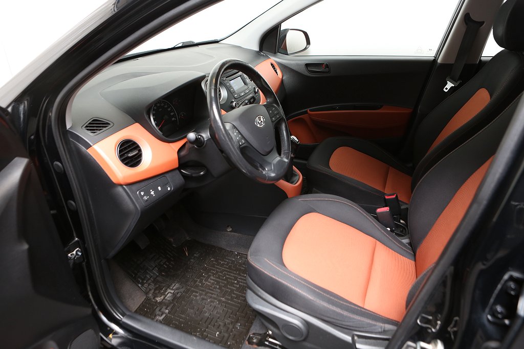 Hyundai i10 1,0 67hk ComfortPlus 1ägare Nyservad + Nybesik 2015