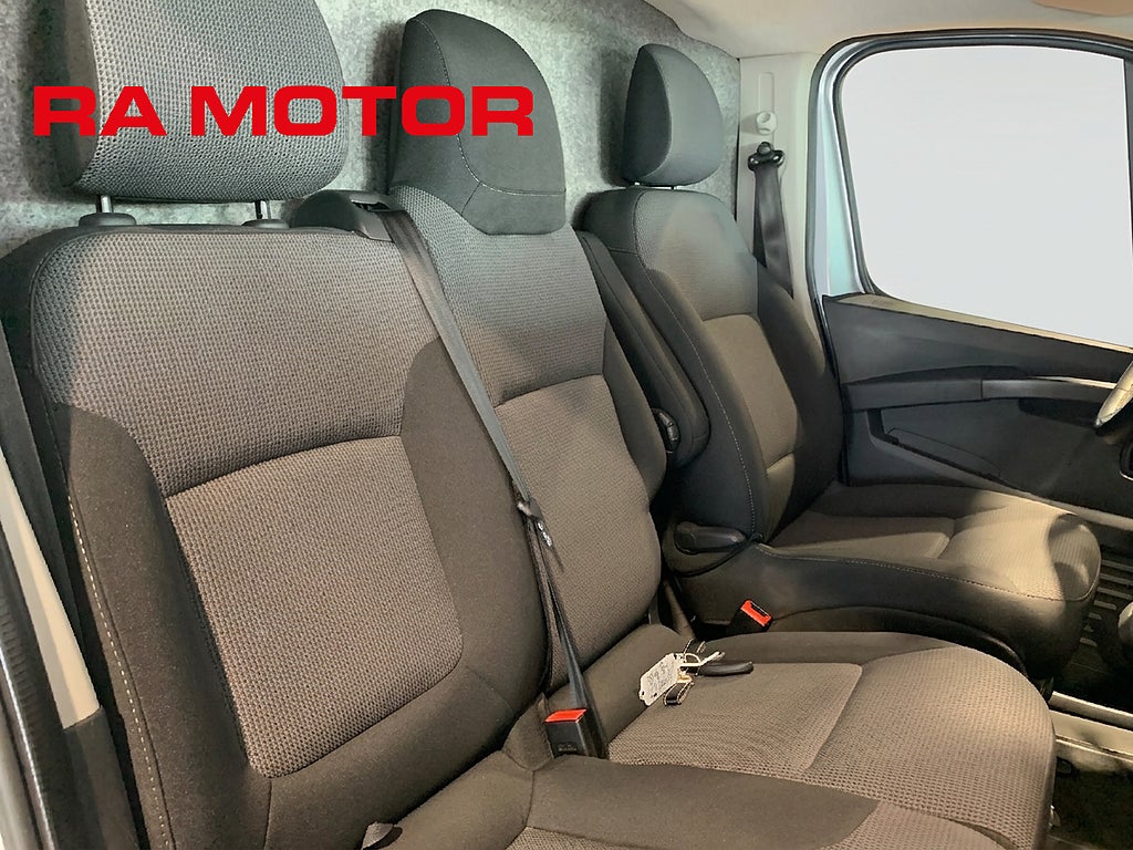 Nissan Primastar Moms | L2H1 | Värmare | Carplay | 1 ägare | N-Connecta