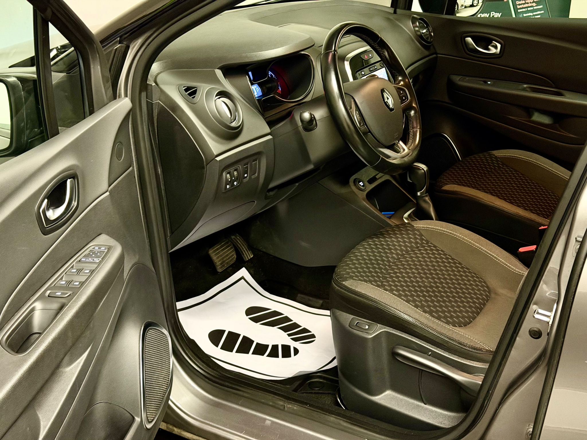 Renault Captur 2018, bild 7/37