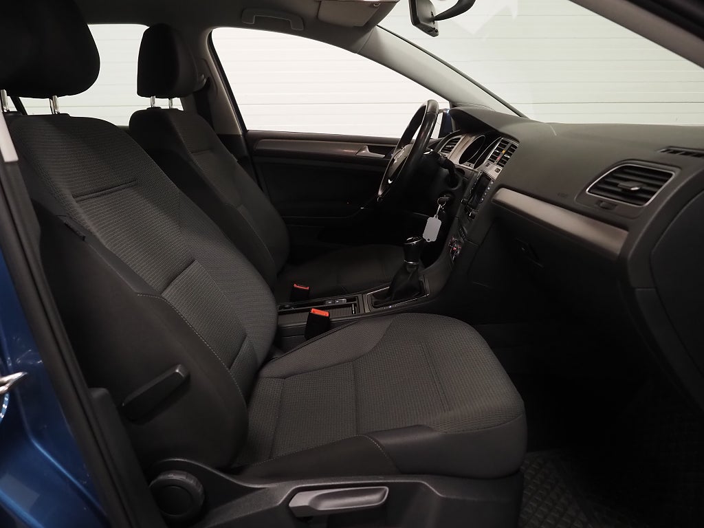 Volkswagen Golf 5-dörrar 1.6 TDI Masters D-Värm P-Sensorer 2015