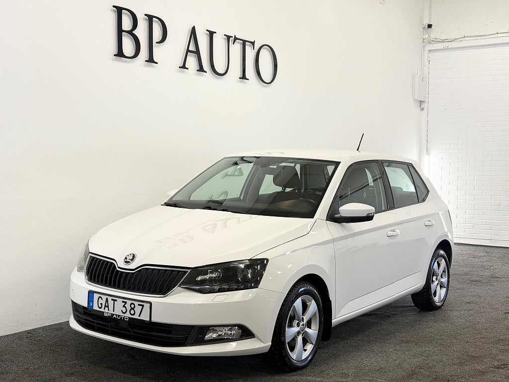 Skoda Fabia 1.2 TSI Style Appel Carplay P-sensorer Nyservad