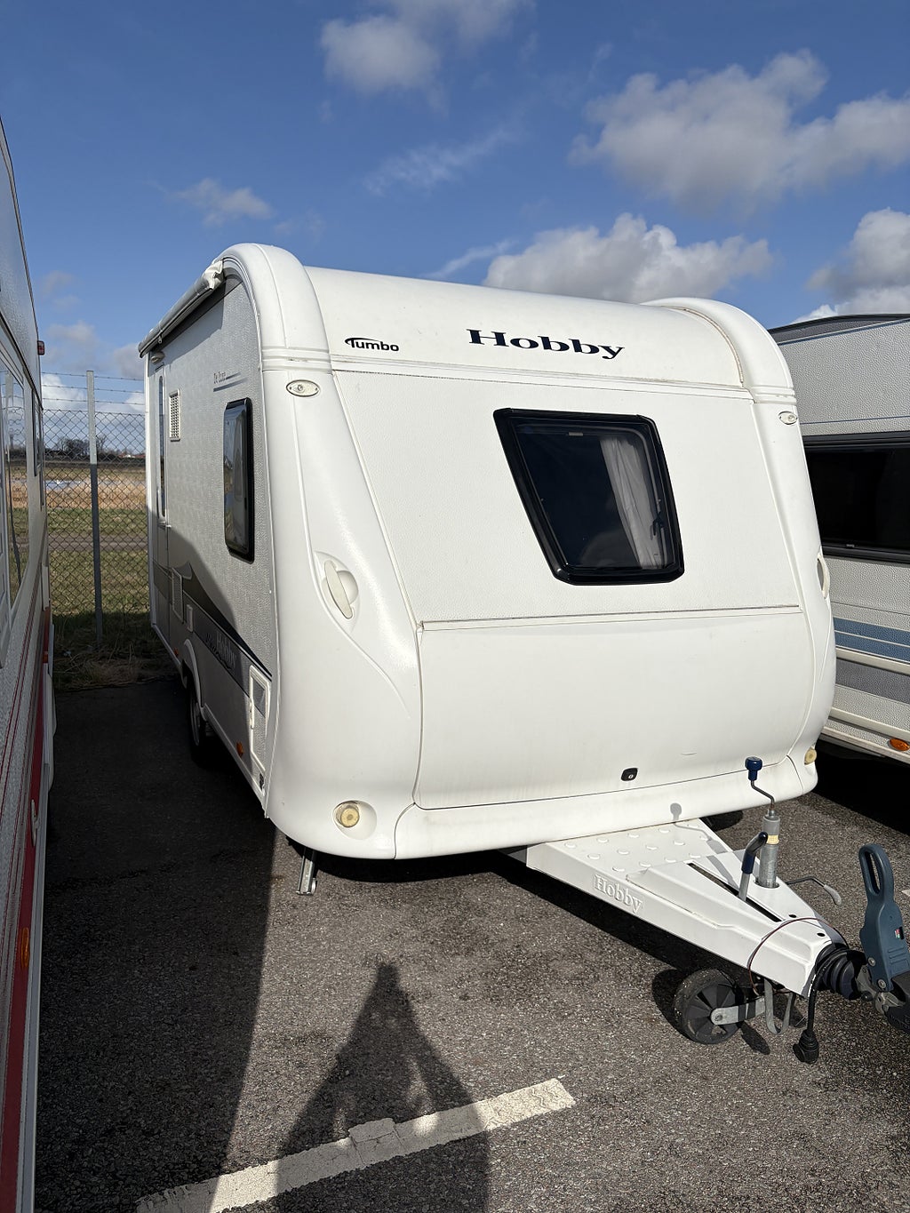 Hobby HOBBY 400 SFE DE LUXE (Totalvikt 1200kg)