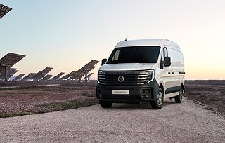 Transportbil - Skåp Nissan Interstar 1 av 8