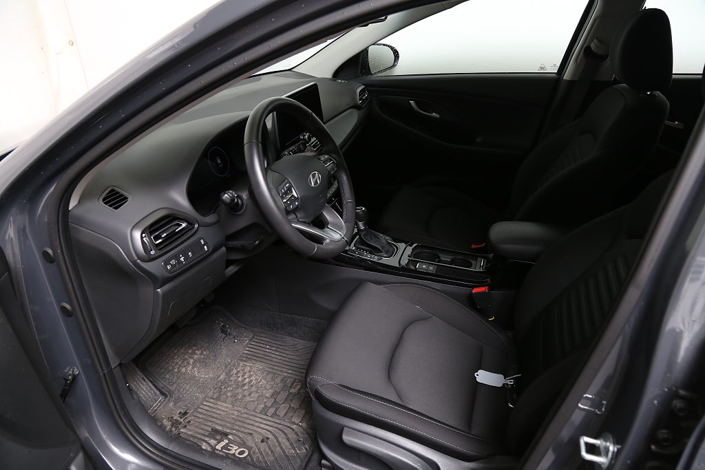 Hyundai i30 1,0 T-GDi MHEV Essential Kombi Aut Navi Kamera