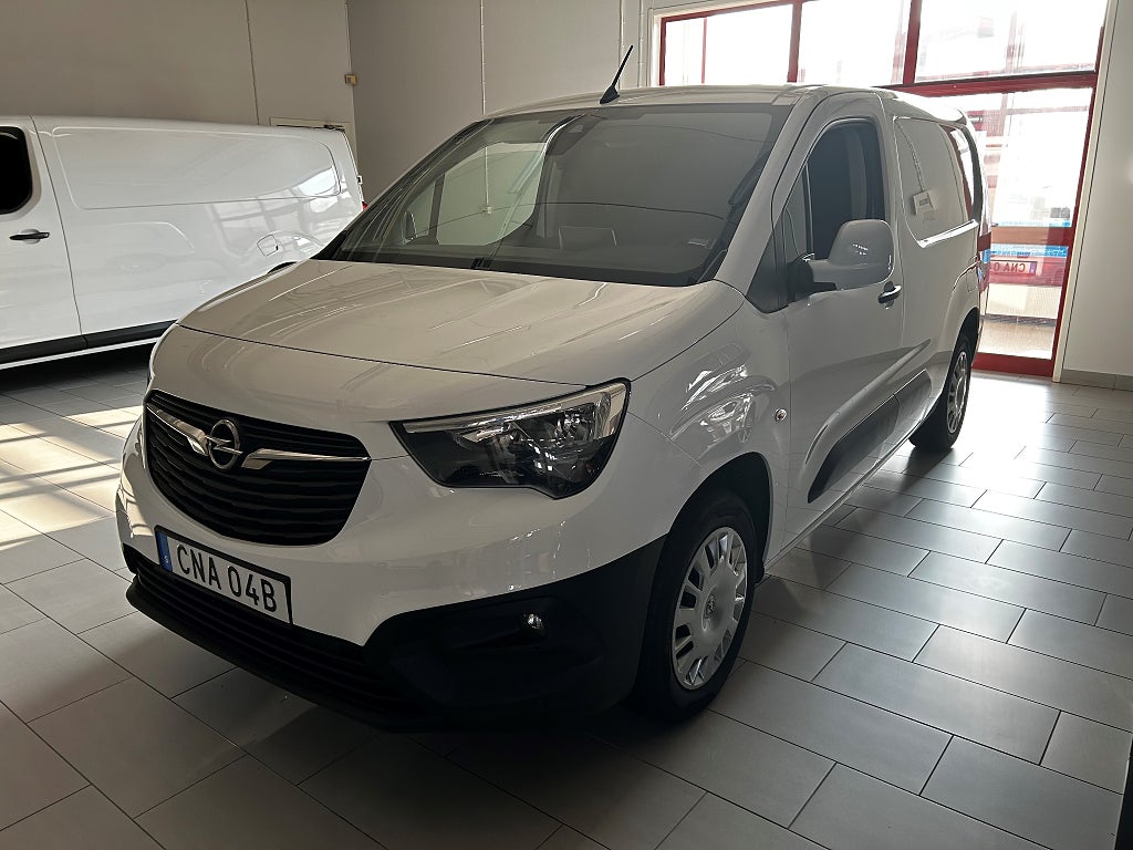 Opel Combo Cargo L2 1.5 BlueHDi 100 Drag,Värmare,Momsbil