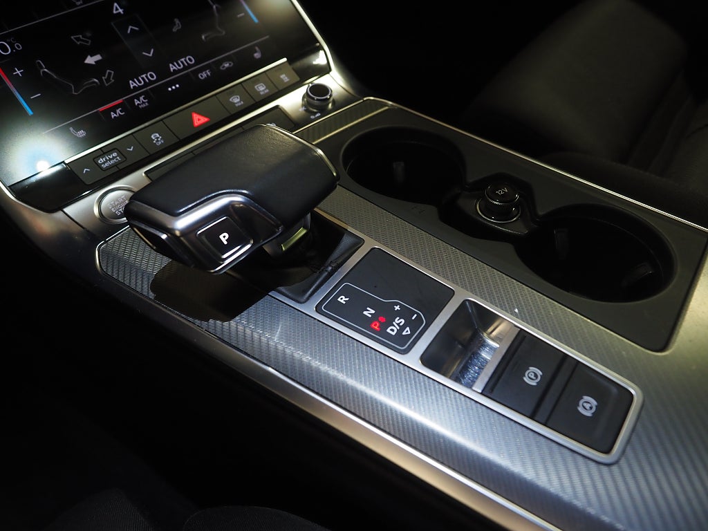 Audi A6 Avant 45 TFSI quattro TFSI MHEV 245hk Navi Värmare Drag 2020