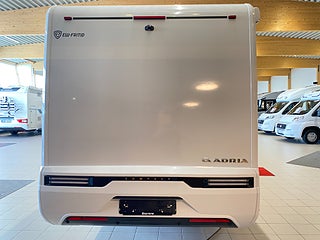 Husbil-halvintegrerad Adria COMPACT SELECT DL 6 av 24