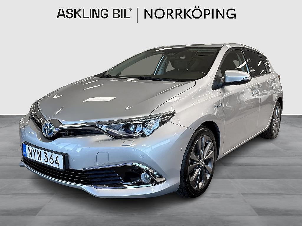 Toyota Auris Hybrid e-CVT Executive 136hk Dragkrok Nyservad