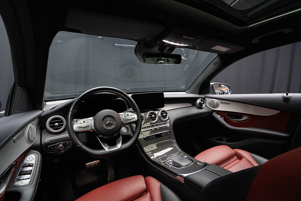 Mercedes-Benz GLC 300 e Coupé 4M AMG MAGNO PANO 20'' BUR 360° 1-ÄGARE MOMS
