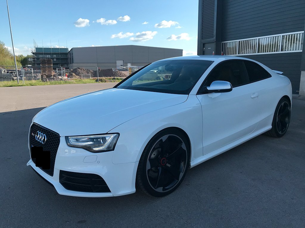 Audi A5 RS 5 450hk,Sport-Avgas NyServ på audi ( Ci 64 400kr )