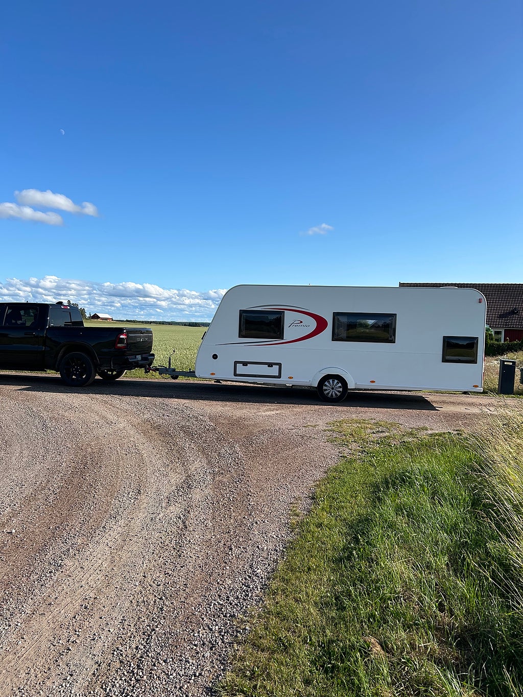 Bürstner Premio 550 TK – Barnkammarvagn med förtält & påskmarkis