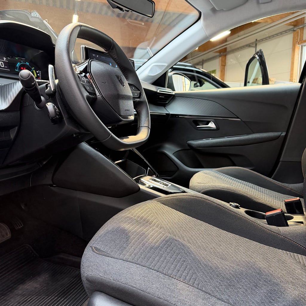 Peugeot 208 HYBRID 100 e-DSC Style Winter Carplay MOMS