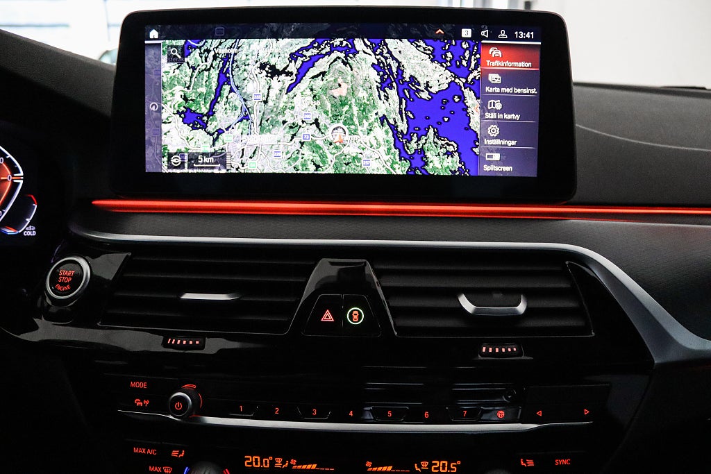 BMW 520 d xDrive Sedan M Sport Cockpit HiFi Drag Värmare