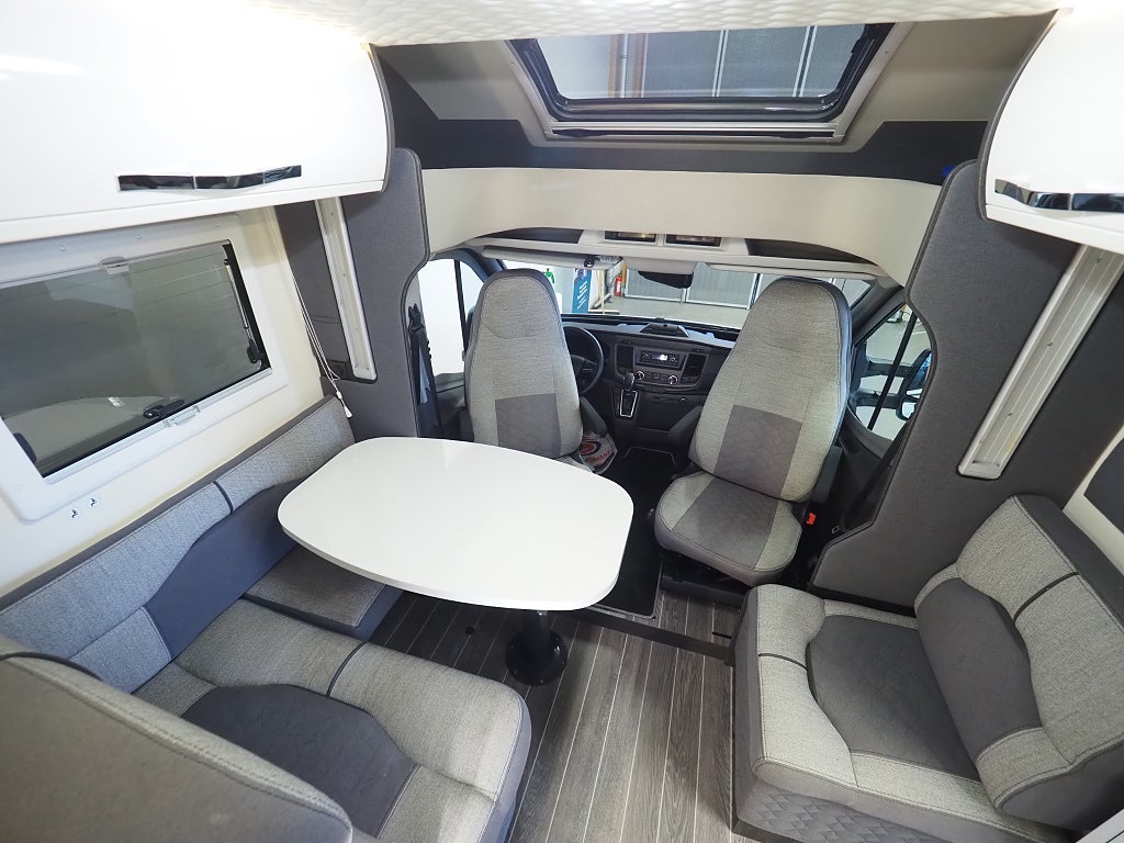 Ci Magis 65 XT Plus 160hk Queenbädd Markis Taksäng 3500kg AUT 2021