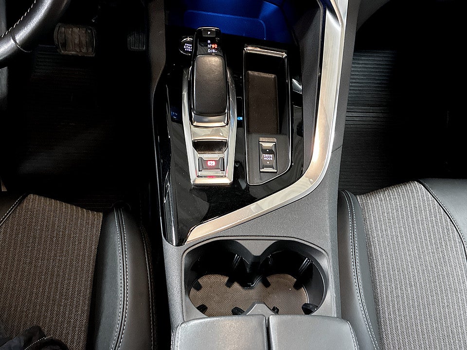 Bild på Peugeot 3008 Active Pack PHEV 225hk Aut CARPLAY BACKSENSORER