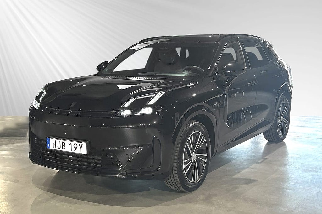 Lynk & Co 08 Core PHEV