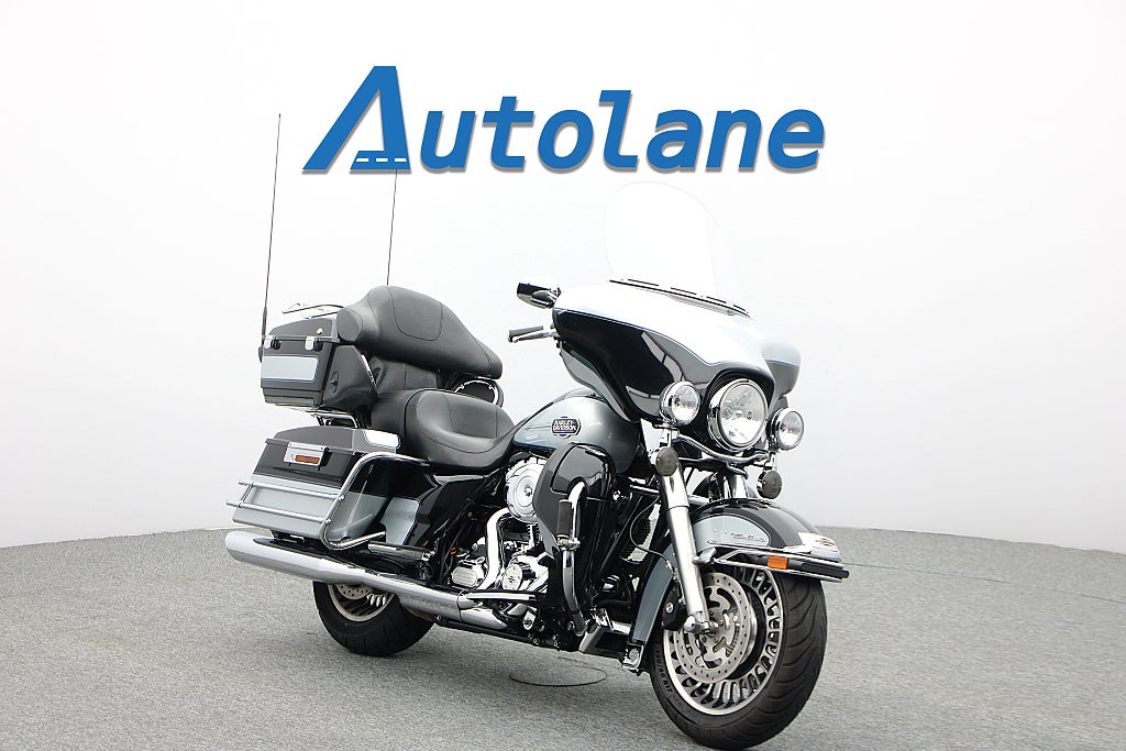 Harley-Davidson Electra Glide Ultra Classic* Vance & Hines