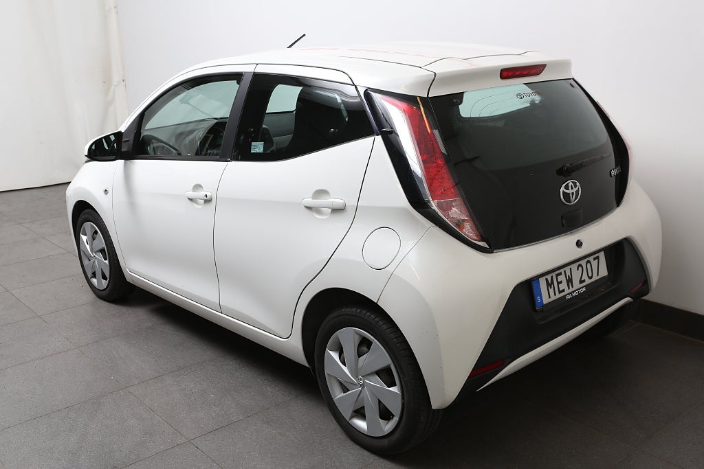 Toyota Aygo 1,0 VVT-i 69hk X-PLAY 5D 2016