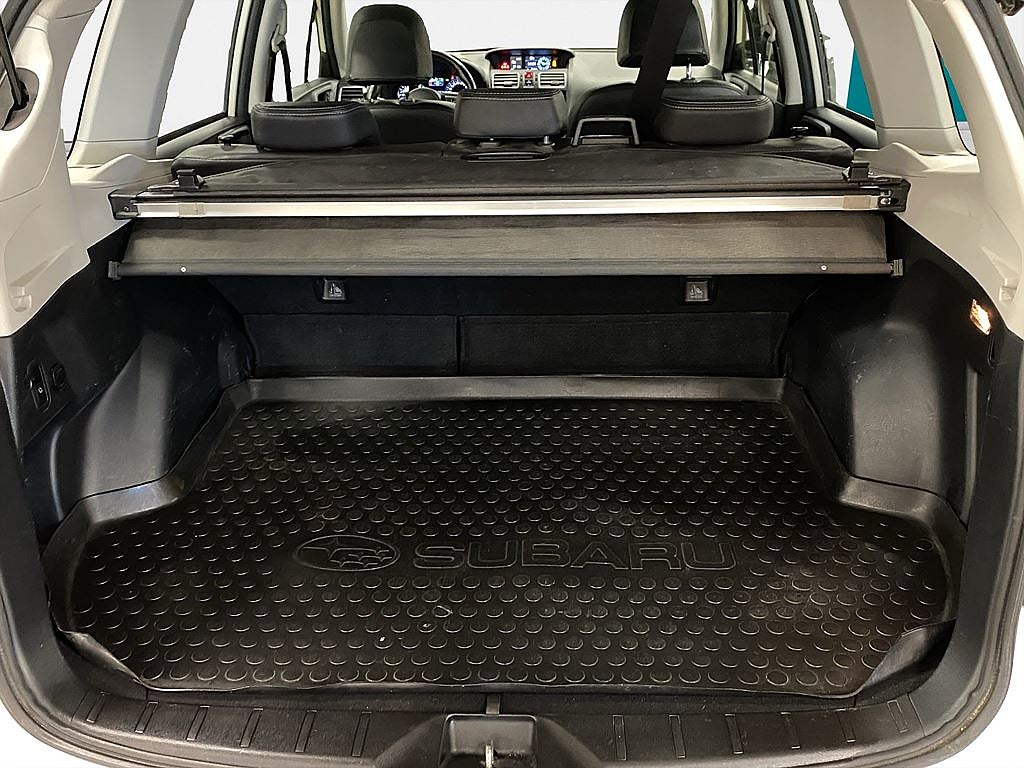 Subaru Forester 2.0 4WD Läder, Drag, Backkamera, 1 BRUKARE, Pano
