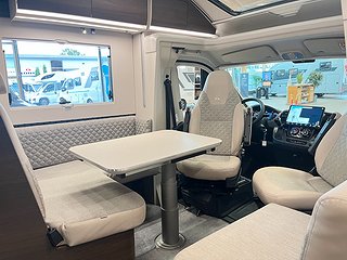 Husbil-halvintegrerad Adria MATRIX SUPREME 670 SL 11 av 32