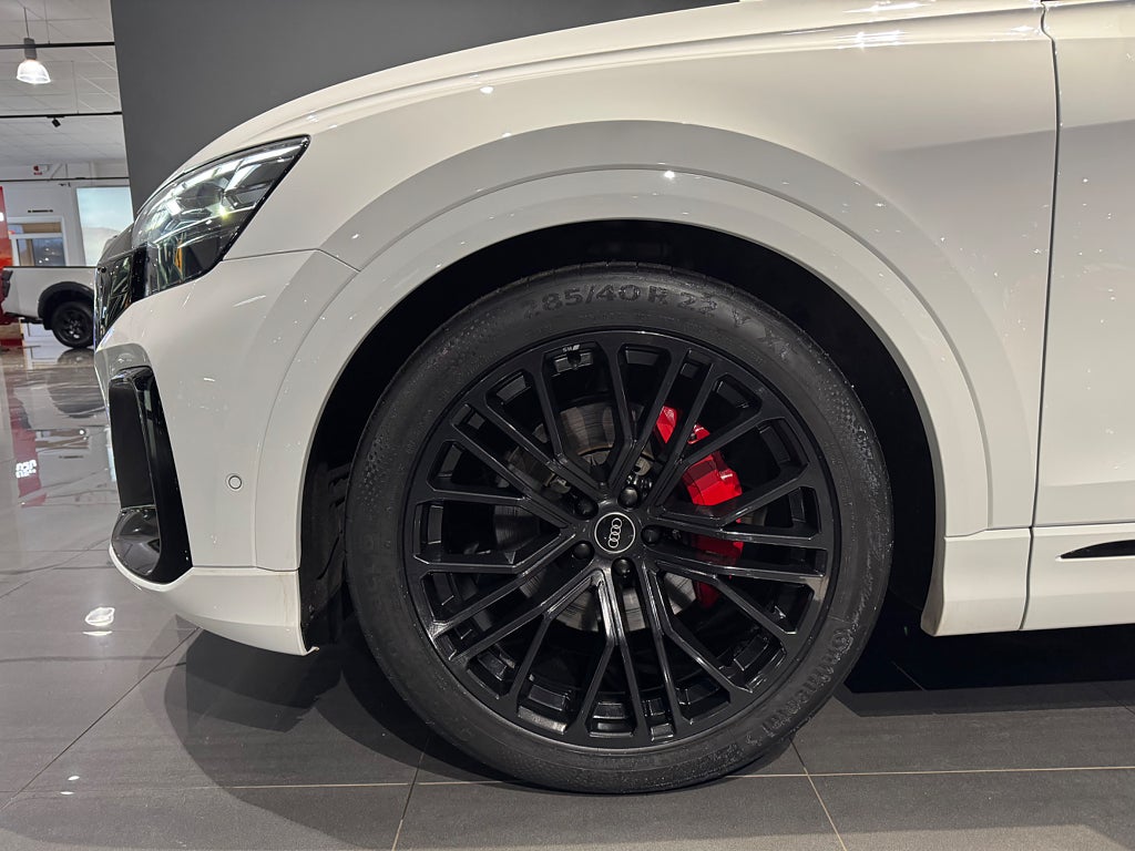 Audi Q8 50 TDI quattro S Line Panorama B&O Värmare Drag - bild 16