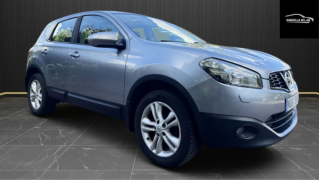 Nissan Qashqai 2.0 4X4 CVT SVENSKSÅLD 141HK PANO BACKKAMERA DRAGKROK
