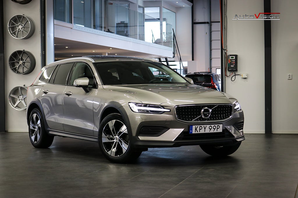 Volvo V60 Cross Country B4 AWD, 197hk Advanced Pro Edition | Pano