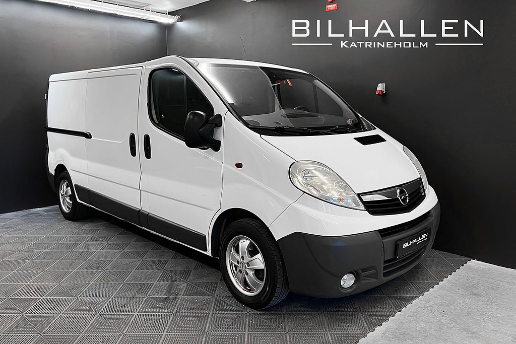 Opel Vivaro Skåpbil 2.9t 2.0 CDTI Webasto Drag P-Sensor Bak Ny Serv