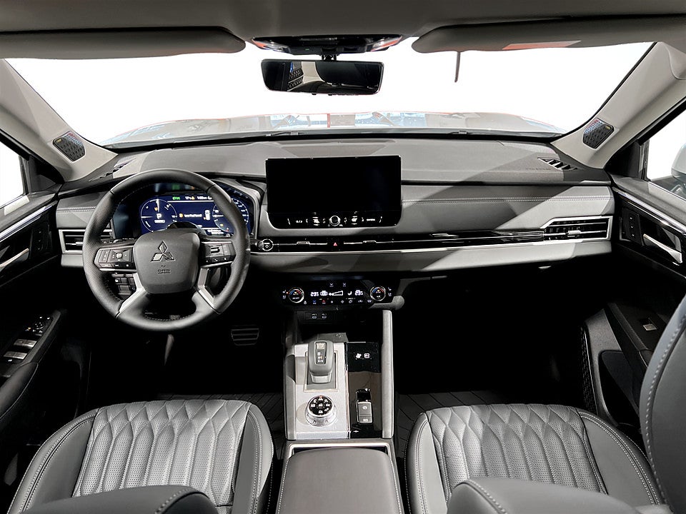 Bild på Mitsubishi Outlander Instyle PHEV Aut 4WD - OMGÅENDE LEVERANS!