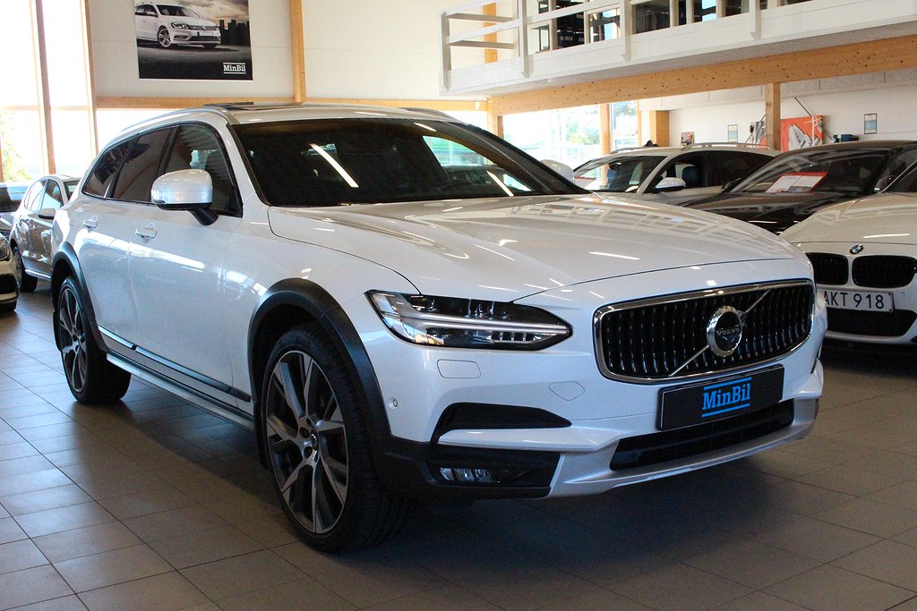 Volvo V90 Cross Country D5 AWD Geartronic Momentum SE SPEC!