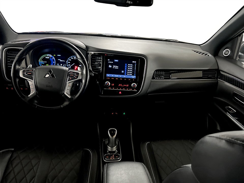Bild på Mitsubishi Outlander Business X PHEV 224hk Aut 4WD B-KAMERA DRAG ELSTOL