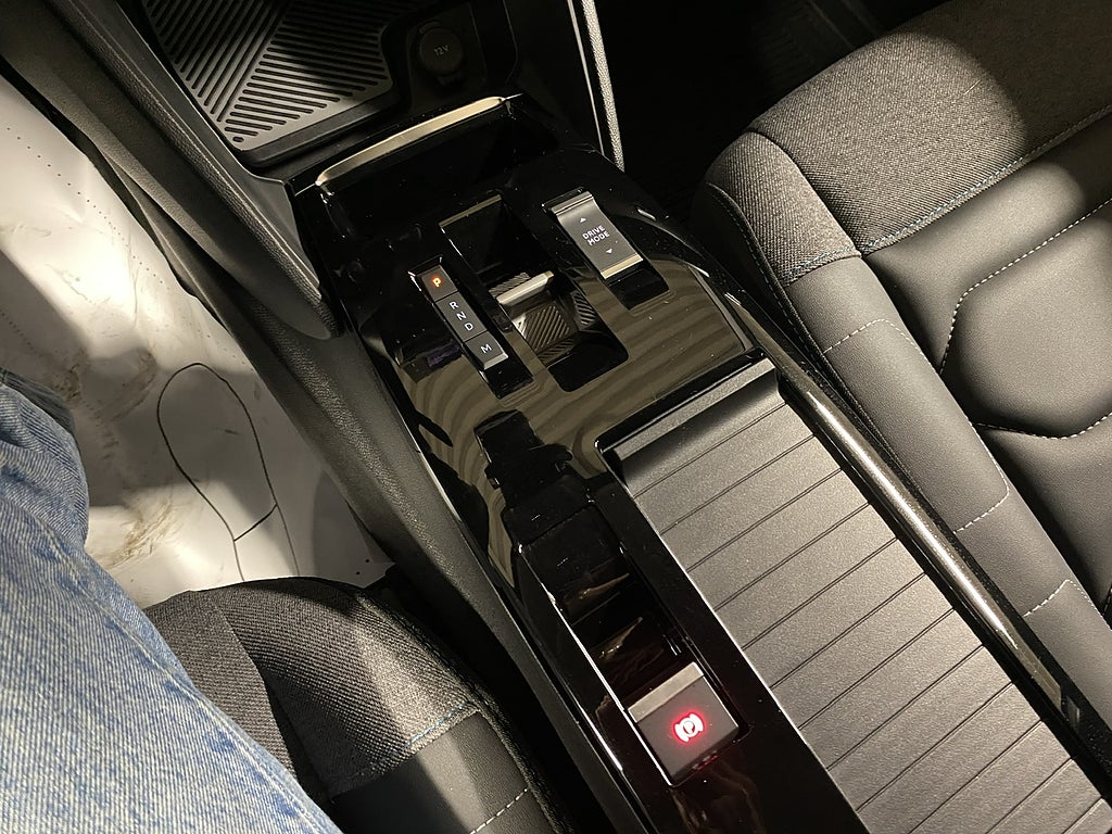 Bild på Citroën C4 X SHINE 1.2 PureTech 130hk AUT Back/Nav