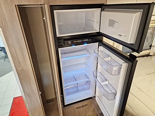 Husbil-halvintegrerad Kabe CLASSIC 740 LXL 15 av 21