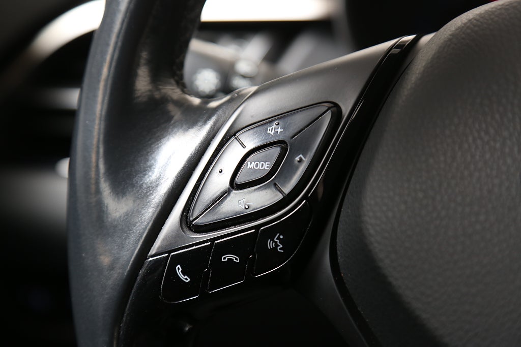 Toyota C-HR 1,8 Hybrid X-Edition Aut Skinn JBL Motorvärmare 2018